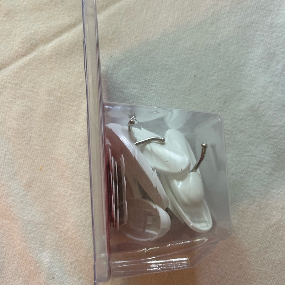 Command White Medium Wire Hooks - Picture 3 of 6